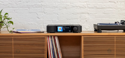 Moon 371 Network Player / Amplifier w/ Phono Stage